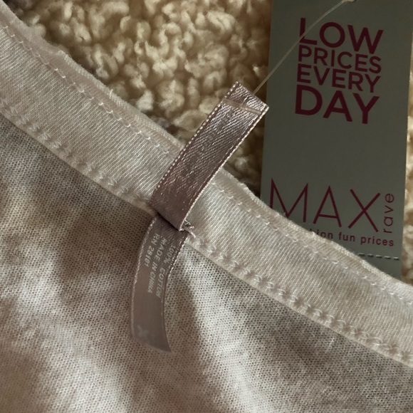 V-Neck White Cotton T Shirt Star Born to Be Famous Print T-Shirt by MAX rave - Picture 7 of 10